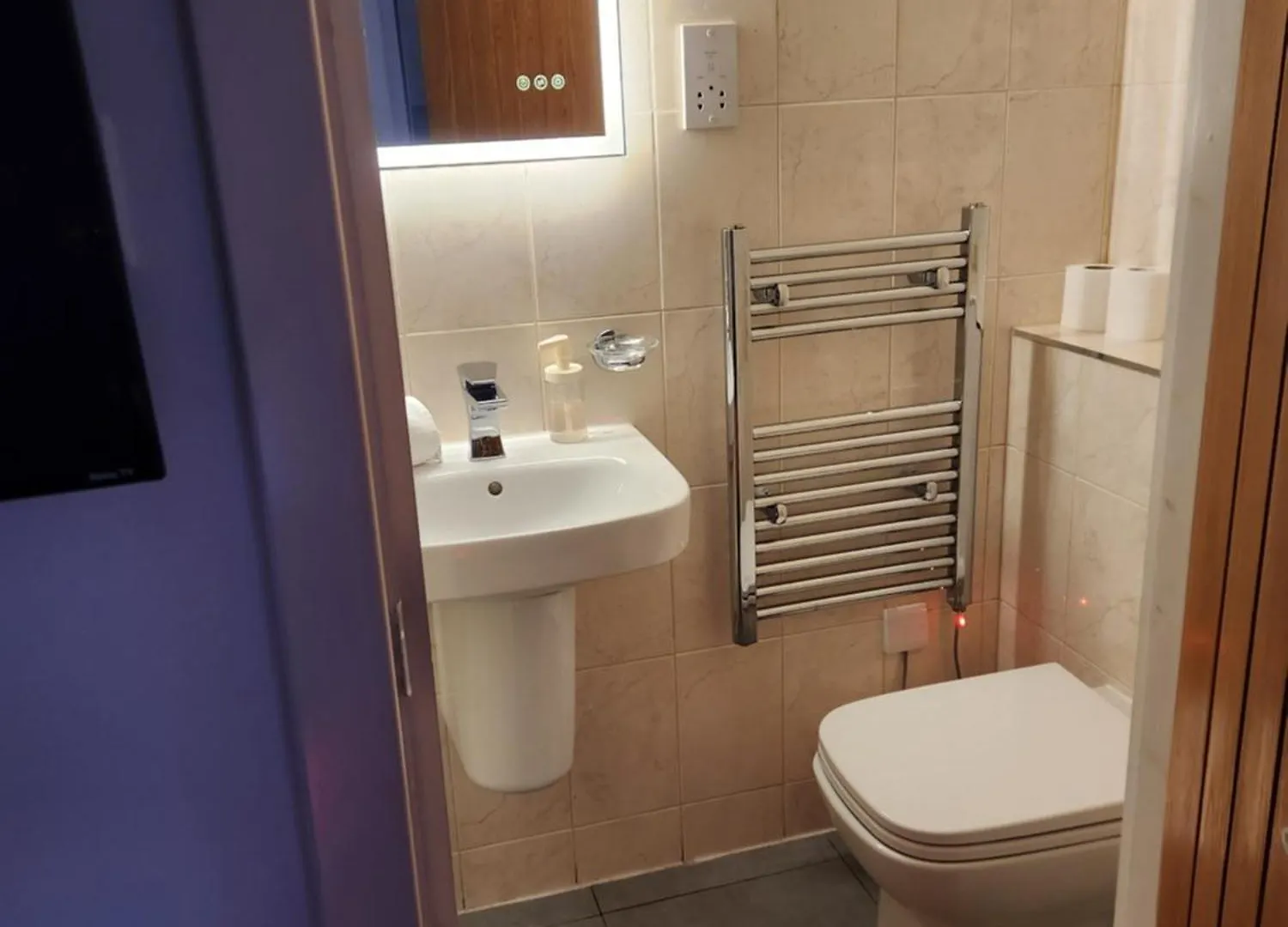 Crosskeys Edinburgh Hotel