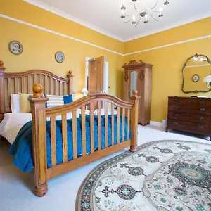 the-portland-guesthouse.cardiffhotelswales.com/
